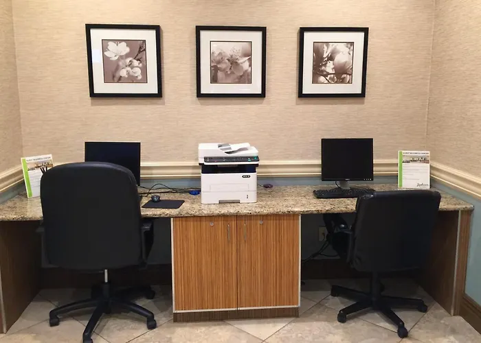 Radisson Hotel Freehold